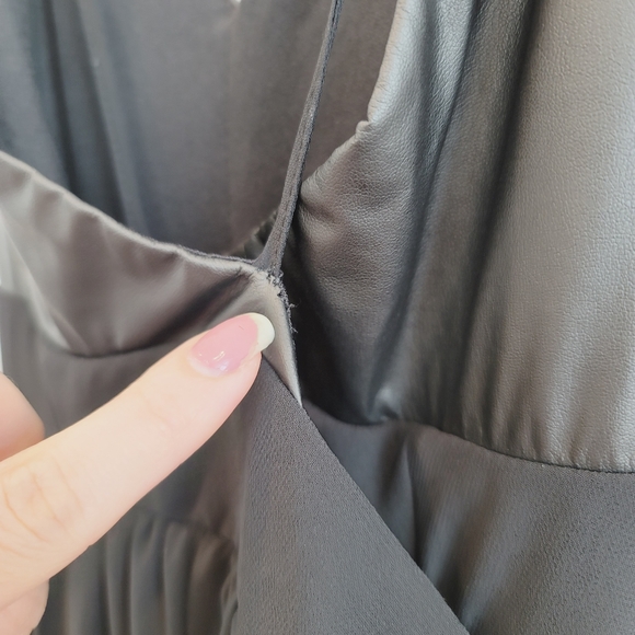 💕 Forever 21 Black Maxi Dress with Faux Leader M - Picture 6 of 15